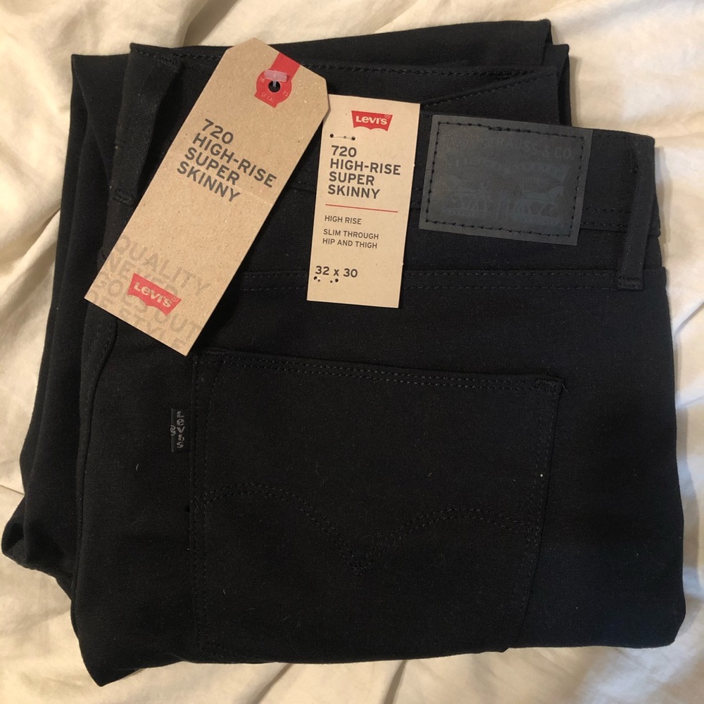 Levi’s high rise black pant